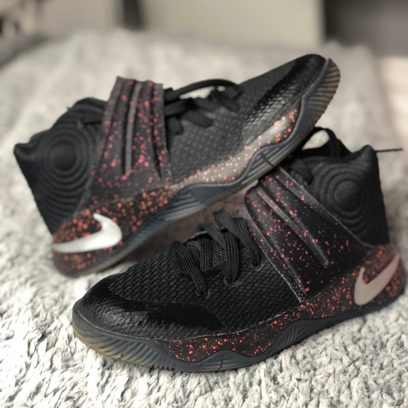 Nike Kyrie 2 Wolf Pack - Picture 1 of 2